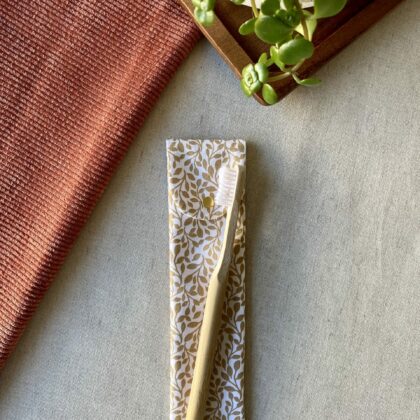 ETUI A BROSSE A DENTS - OLIVIA