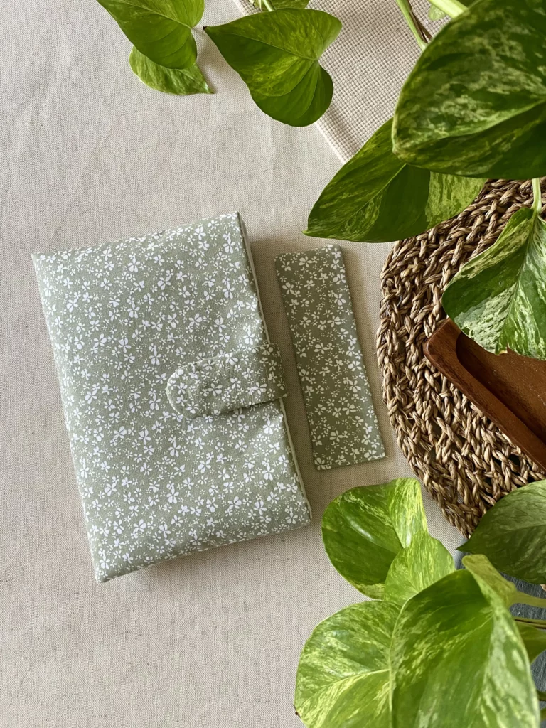 Housse de livre et marque page - Céleste