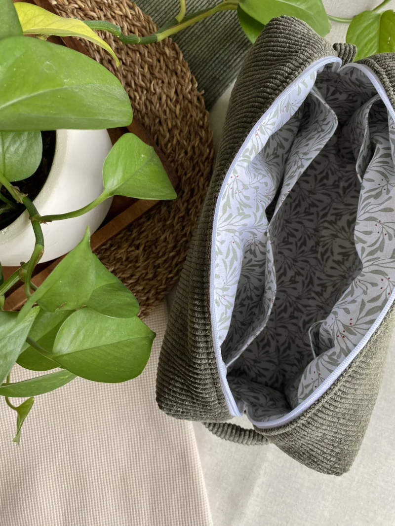 TROUSSE DE TOILETTE EN VELOURS KAKI - TILLEUL