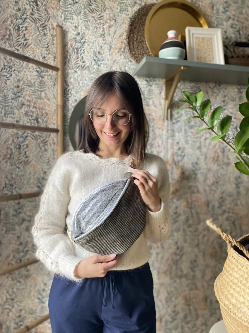SAC BANANE EN VELOURS KAKI - TILLEUL