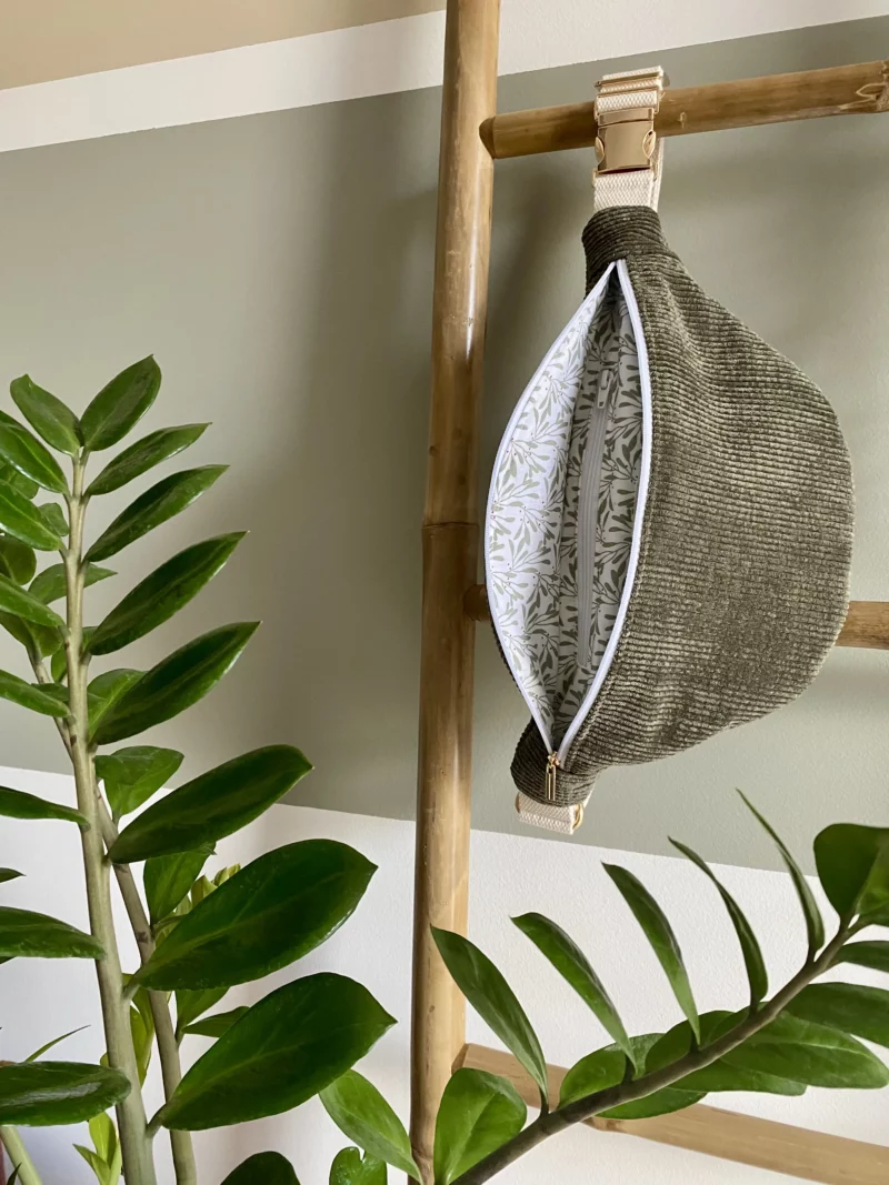 SAC BANANE EN VELOURS KAKI - OLIVE