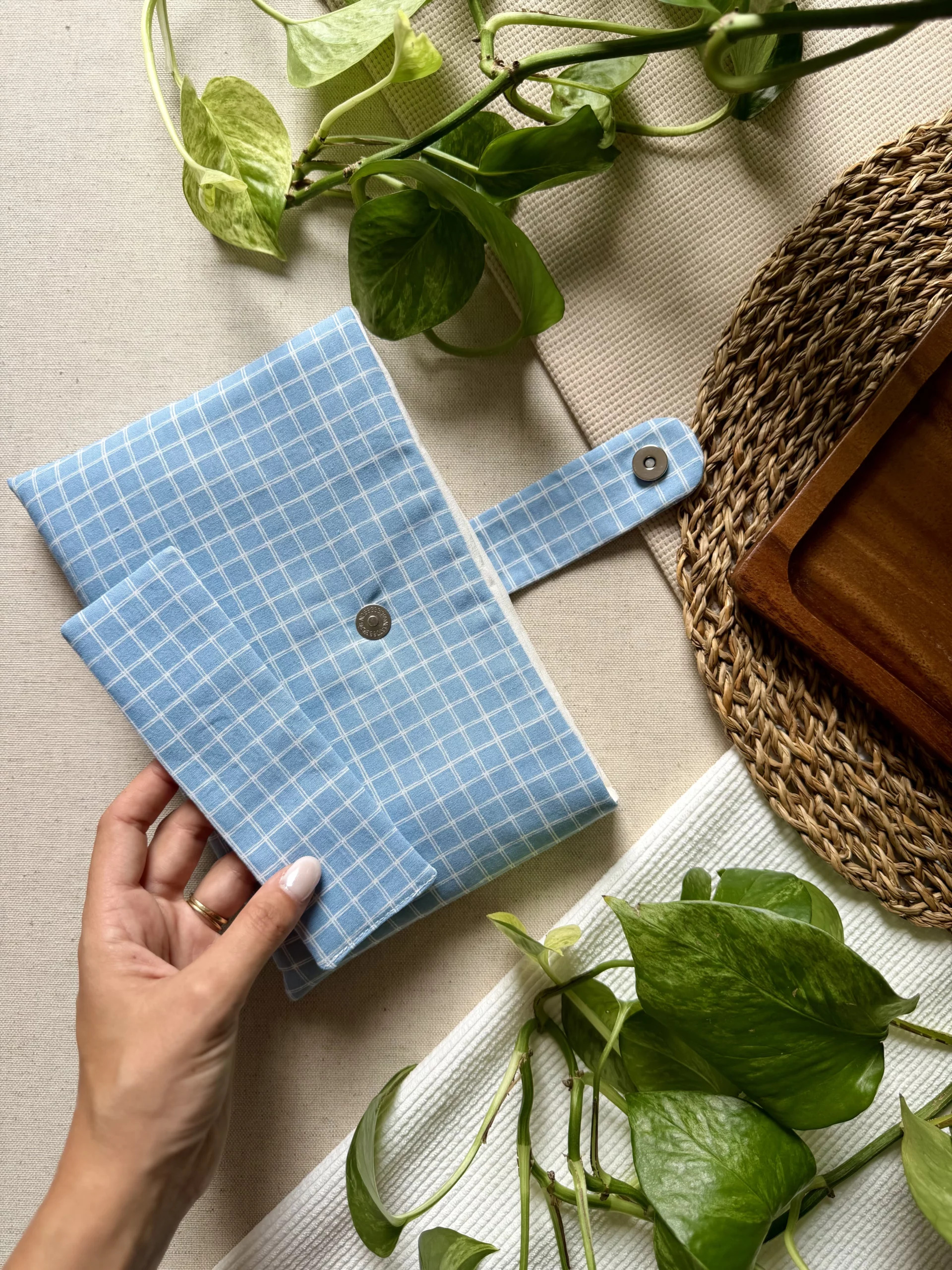 HOUSSE DE LIVRE ET MARQUE PAGE - MAX